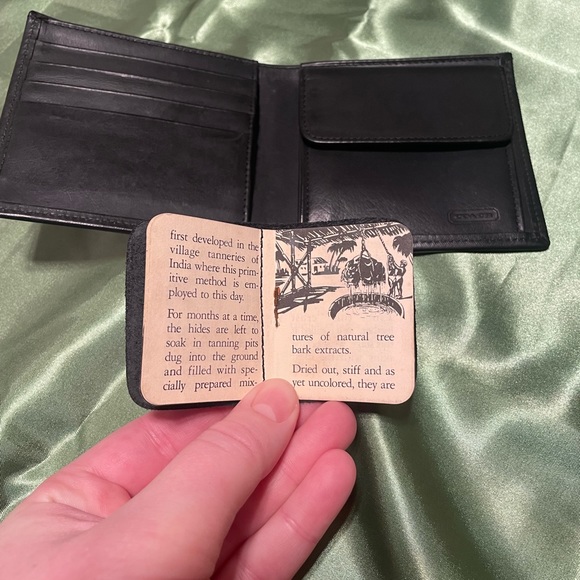 EUC Vintage coach wallet, water buffalo hide, with book, black ⭐️ Dead stock⭐️ - Picture 6 of 10